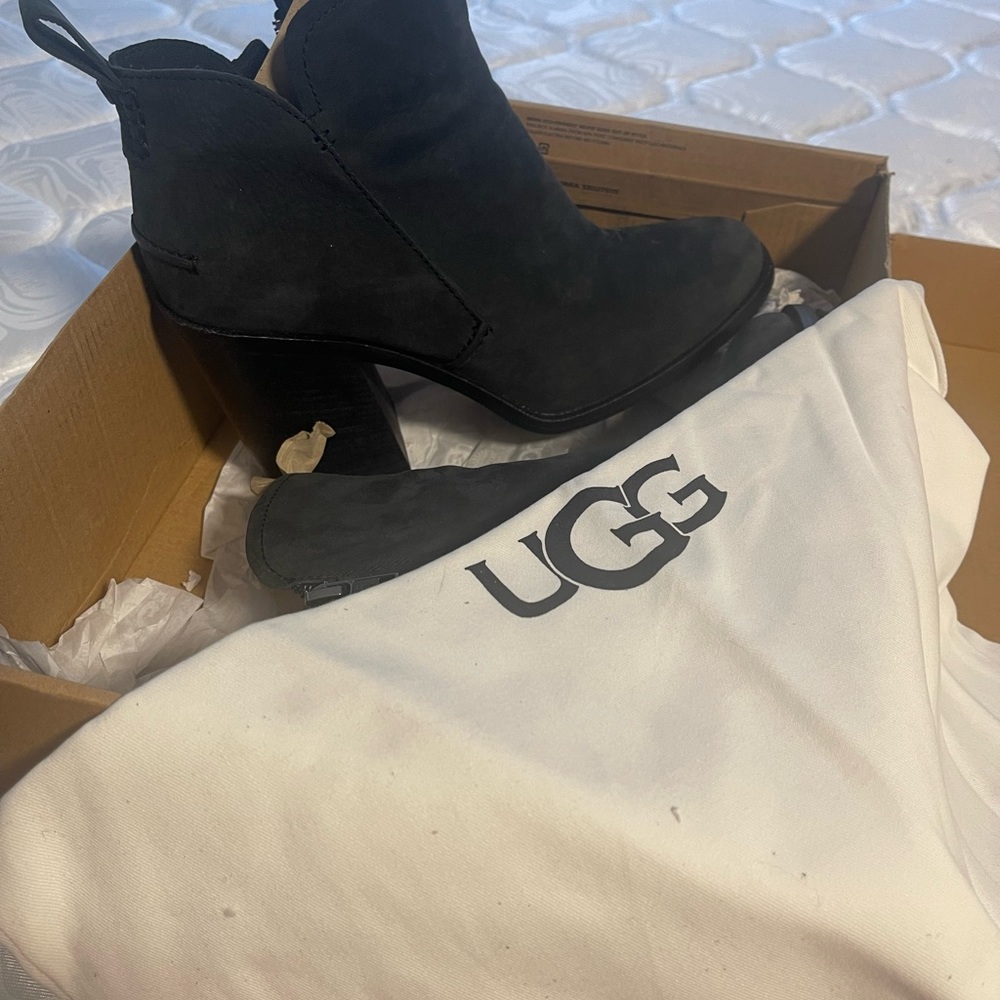 UGG bootie